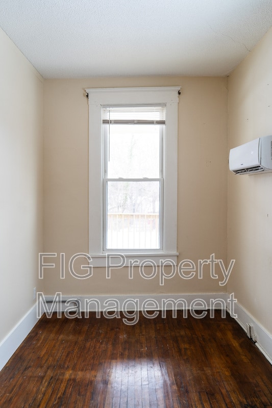 Building Photo - 119 West Moody Avenue - 1