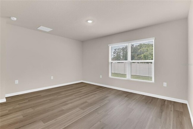 Building Photo - 2924 NE 20th Ter