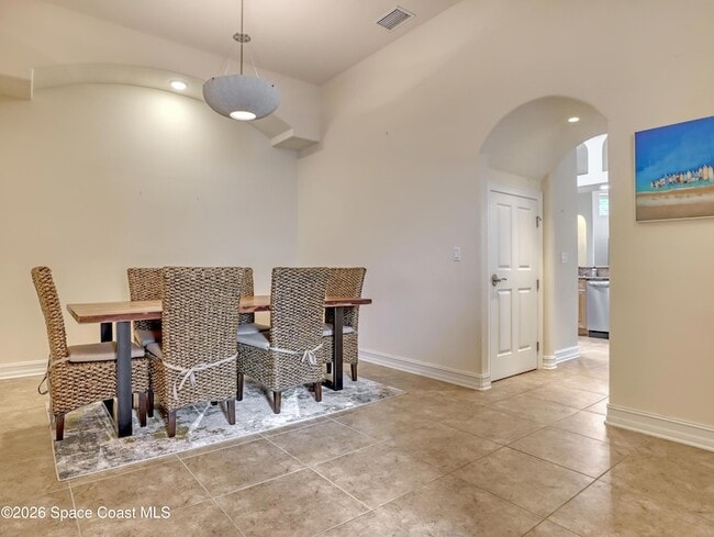 Building Photo - 118 Mediterranean Way