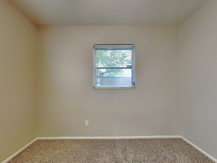 Building Photo - 4826 E 97th Ave