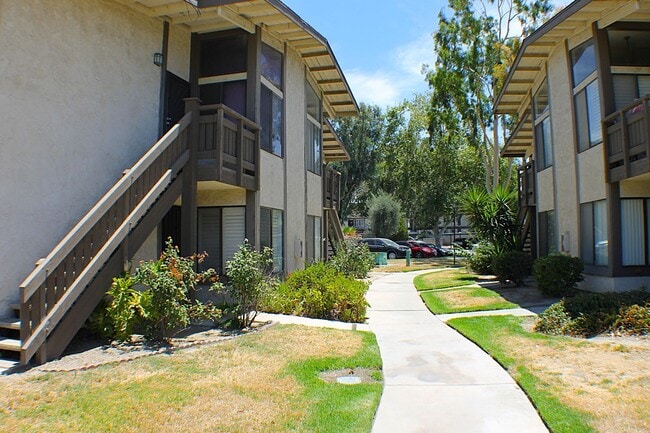 Building Photo - 1 bedroom Meadow Lane Condo available for ...