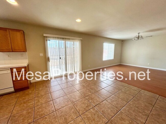 Building Photo - 14051 Yearling Ln