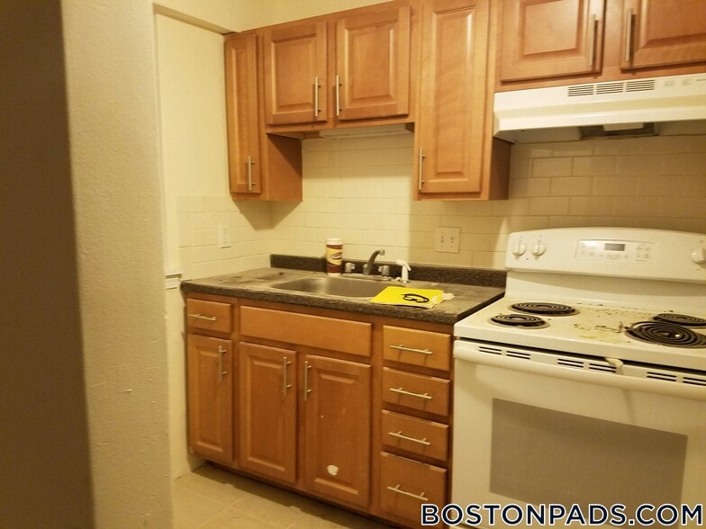 Building Photo - 1799 Centre St