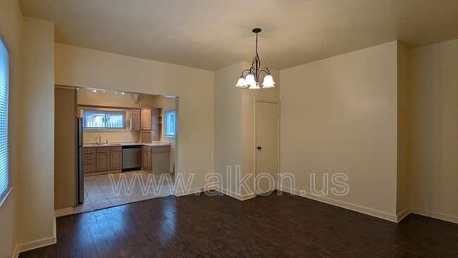 Building Photo - 4302 Stanley St