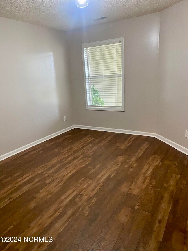 Building Photo - 523 Spring Forest Rd