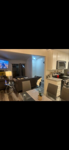 Building Photo - 1313 Floyd Ave