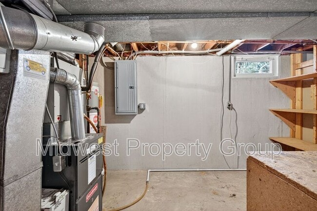 Building Photo - 535 Bardot Dr