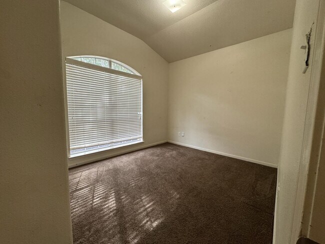 Building Photo - 5738 Ranch Prairie Tr