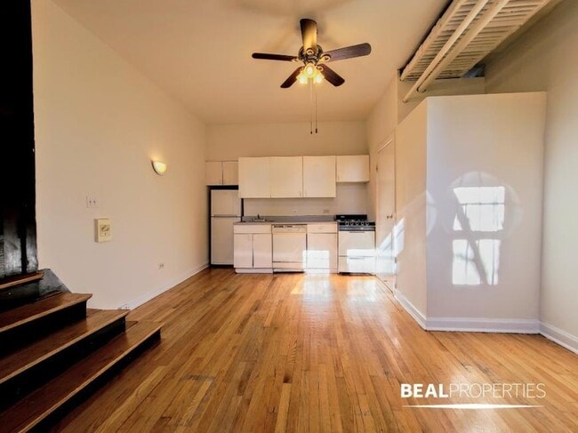 Building Photo - 0 bedroom in CHICAGO IL 60613