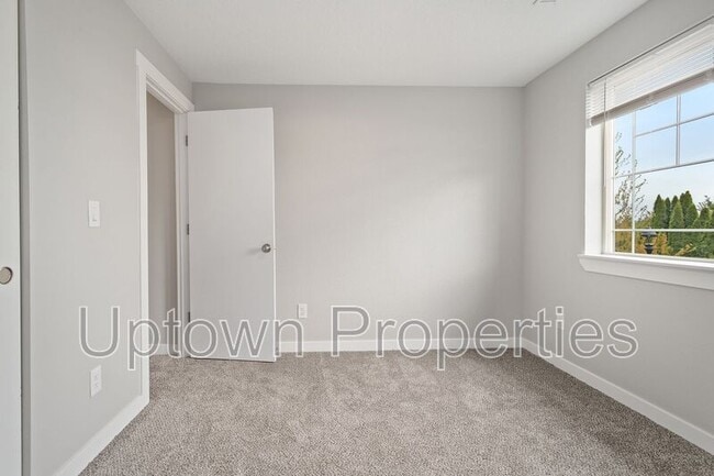 Building Photo - 14186 SE Summerfield Loop