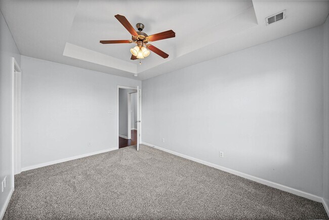 Building Photo - Pet Friendly Three Bedroom!