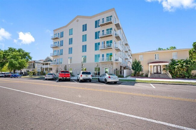 Building Photo - 644 3rd Ave S