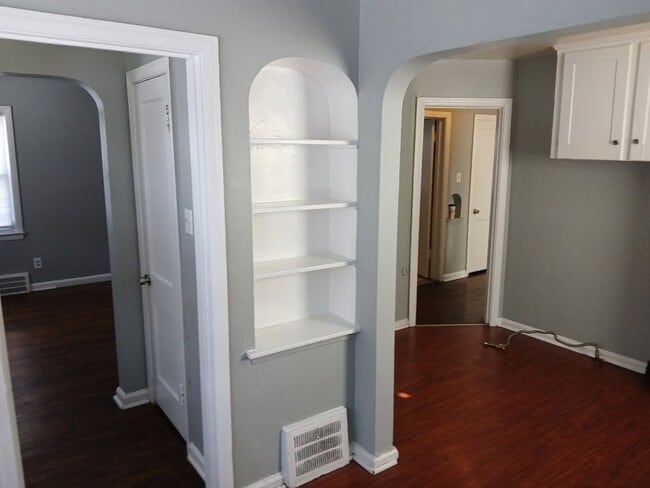 Building Photo - 12648 Mettetal St