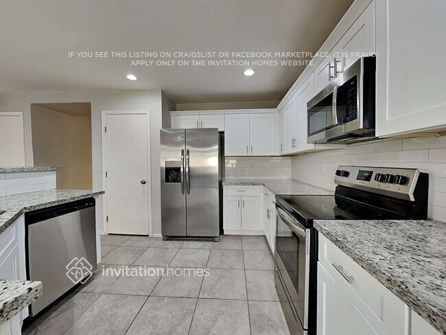 Building Photo - 11178 W Garfield St