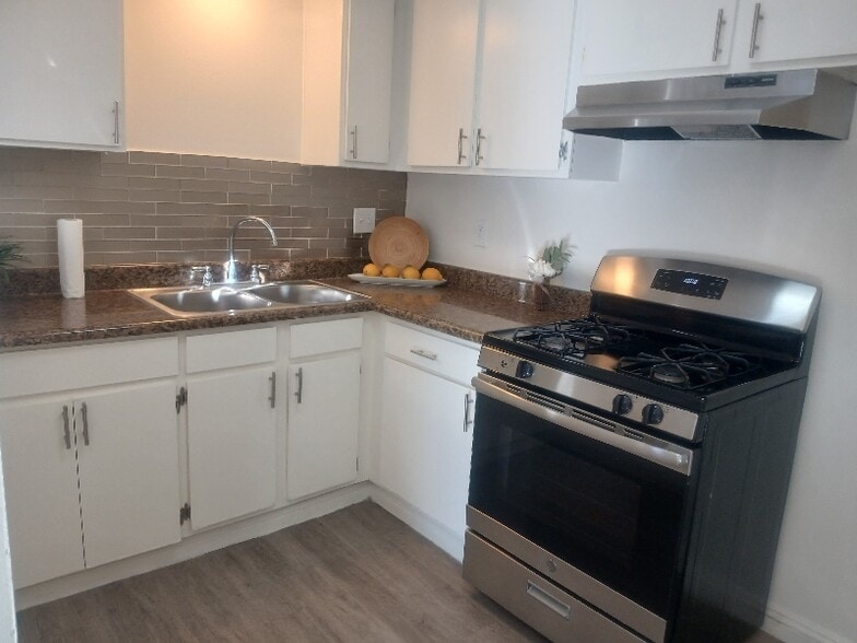 Building Photo - 27273 Camp Plenty Rd