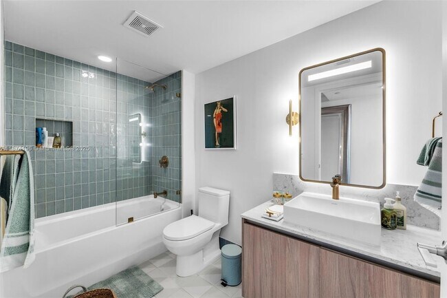 Building Photo - 159 NE 6th St