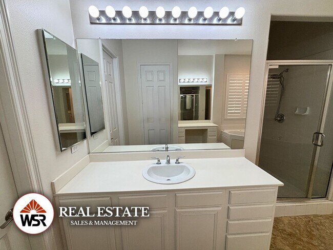 Building Photo - Beautifully upgraded LARGE home with a pool and basketball court in Mockingbird Canyon!