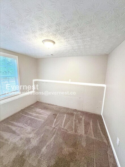 Building Photo - 20 Shenandoah Dr