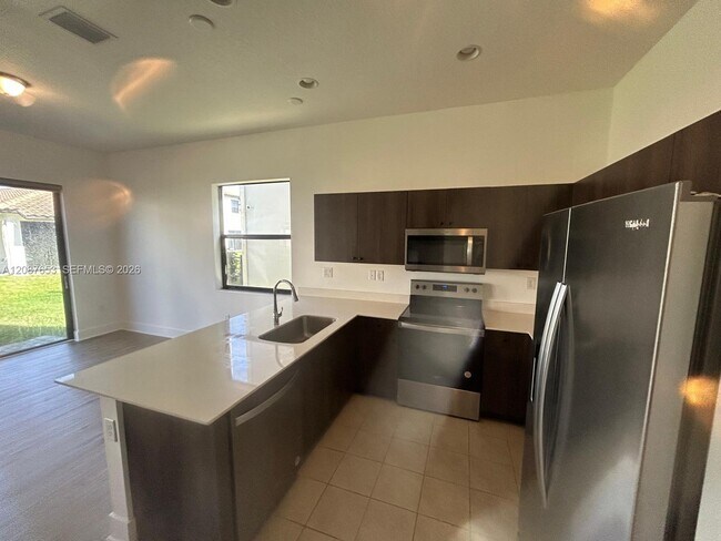 Building Photo - 5525 Agostino Way