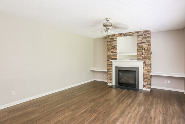 Building Photo - 2329 Apple Glen Ln
