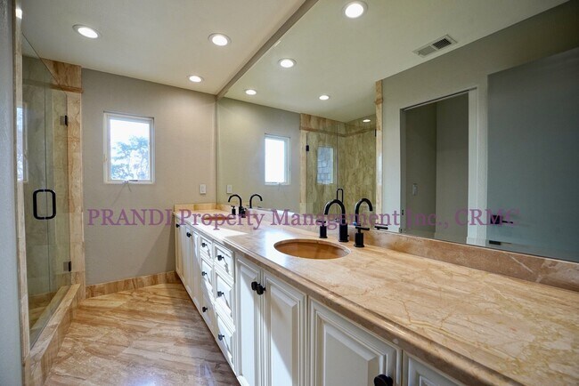 Building Photo - Sleek, Expansive, Designer Home with Priva...