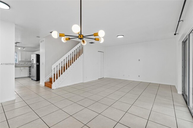 Building Photo - 1162 SW 44th Ave
