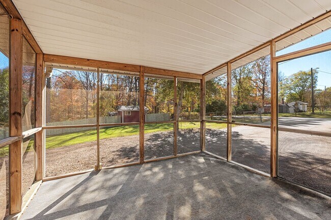 Building Photo - Charming 3 Bedrooms, 1.5 Bath Ranch Home Minutes From Lake Cooley