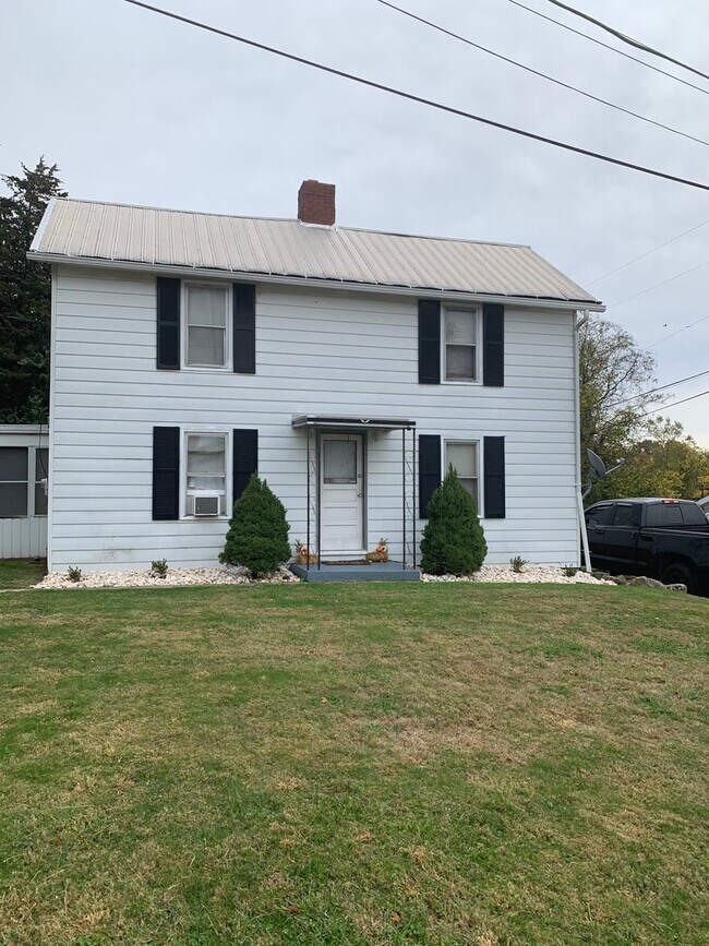 Primary Photo - 115 School St