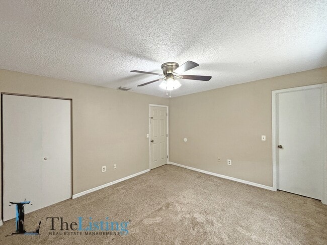 Building Photo - 5637 Viburnum Ct