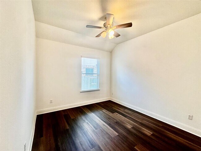Building Photo - 3032 Angelina Ct