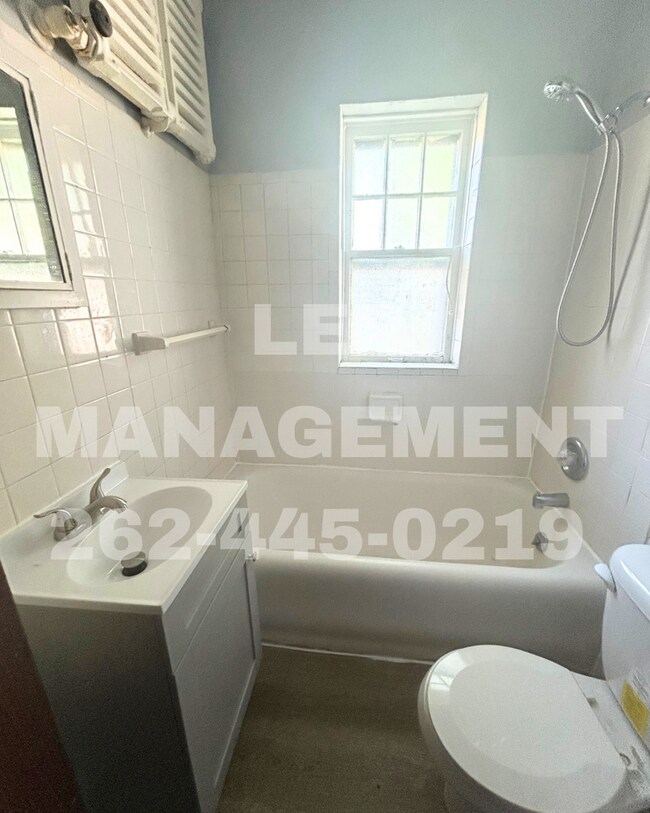 Interior Photo - 2701 Arlington Ave.