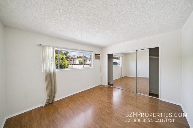 Building Photo - 1220 N Ogden Dr