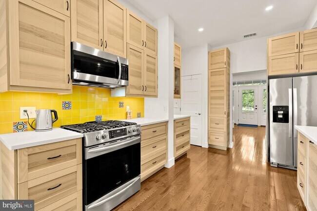 Building Photo - 4012 7th St NW