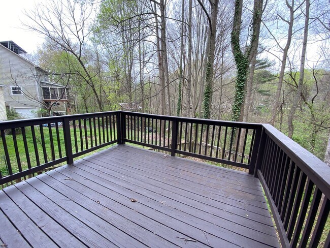 Building Photo - West AVL - Modern Craftsman Style 3 Bedroom