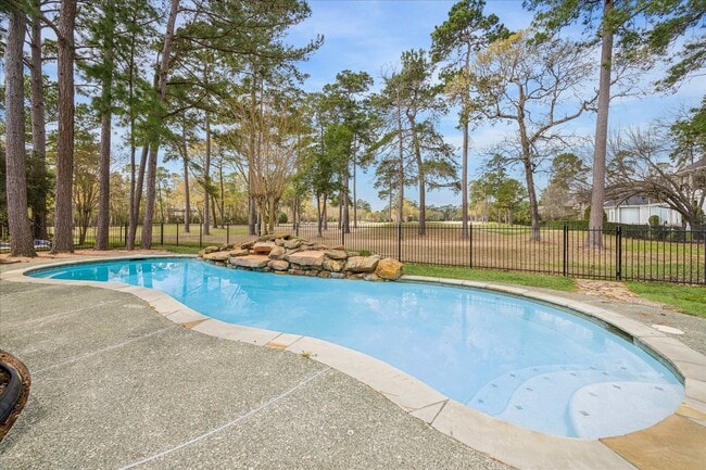 Building Photo - 123 N Concord Forest Cir