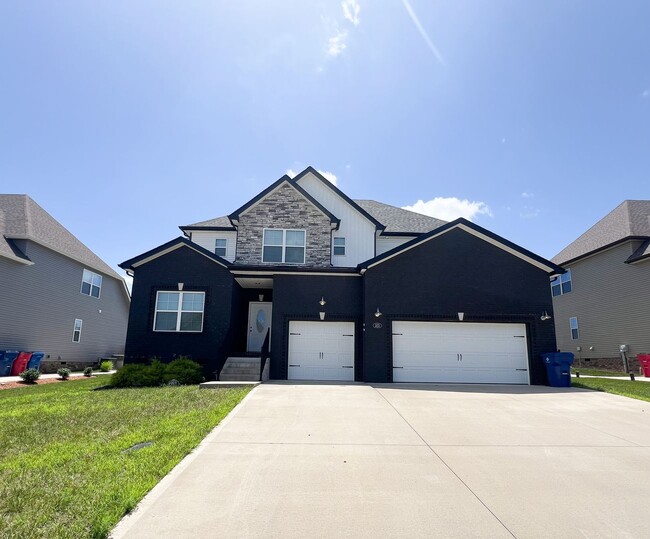 Primary Photo - 5 Bedroom 2 1/2 Bathroom Home