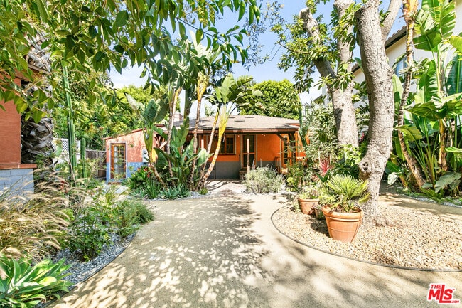 Building Photo - 4171 Kraft Ave
