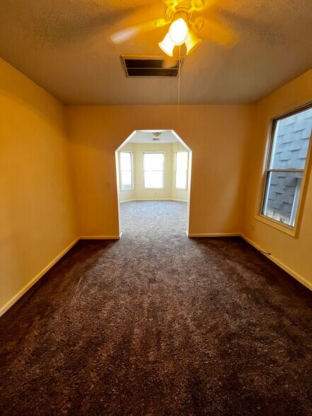 Building Photo - 354 Orange St