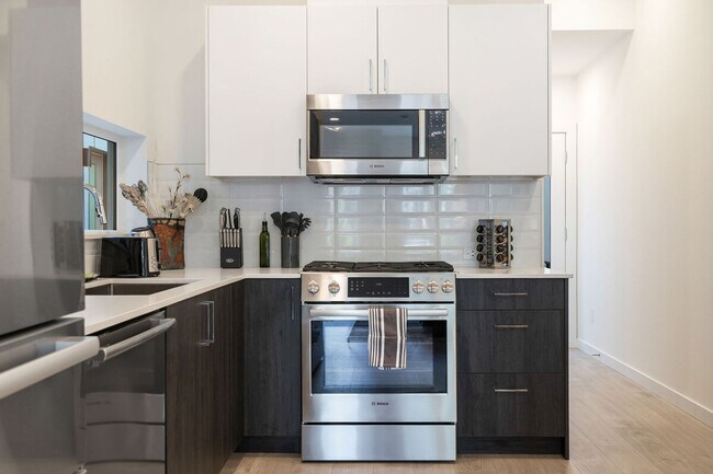 Building Photo - 1835 14th Ave