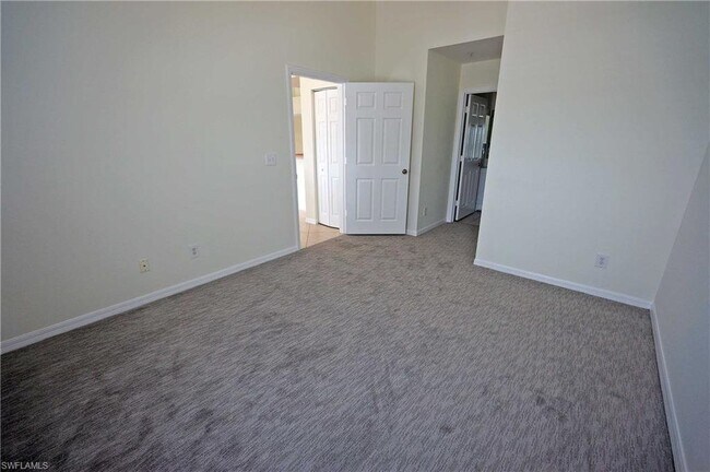 Building Photo - ANNUAL RENTAL - VANDERBILT PLACE-CAMDEN COVE 2 BED / 2 BATH