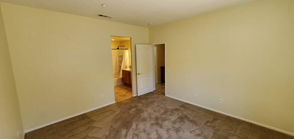 Downstairs bed - 10488 Hollingsworth Way