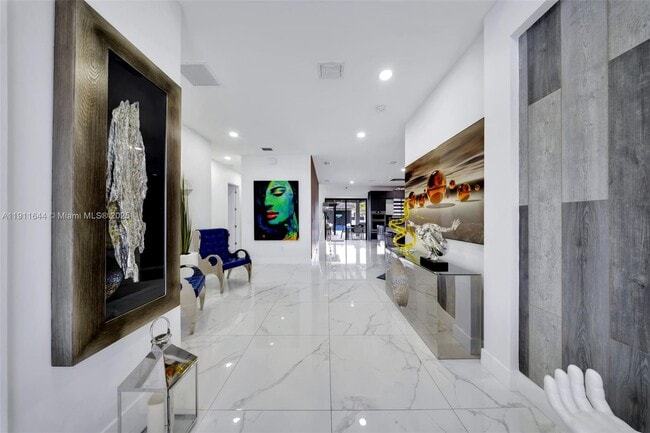 Building Photo - 1550 SW 89th Ct