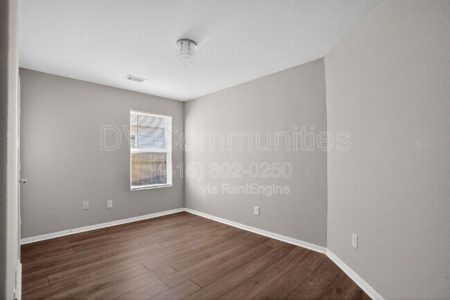 Building Photo - 18506 W Hardy Rd