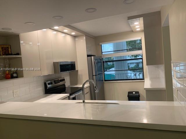 Building Photo - 6097 Balboa Cir