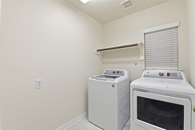 Building Photo - 6507 Hill Haven Ct