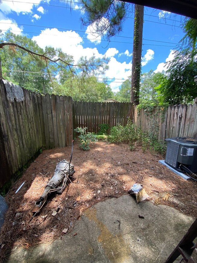 Building Photo - 2/2 Townhome in Continental Oaks Community...