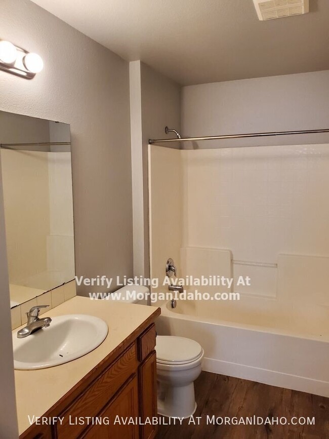 Building Photo - 10096 W Garverdale Ln