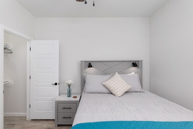 Building Photo - FOR LEASE - MODERN COMFORT MEETS PRIME LOC...