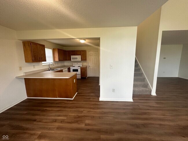 Building Photo - 8125 Maple Stream Ln