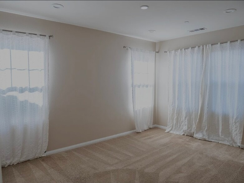 Building Photo - 520 Nile River Dr